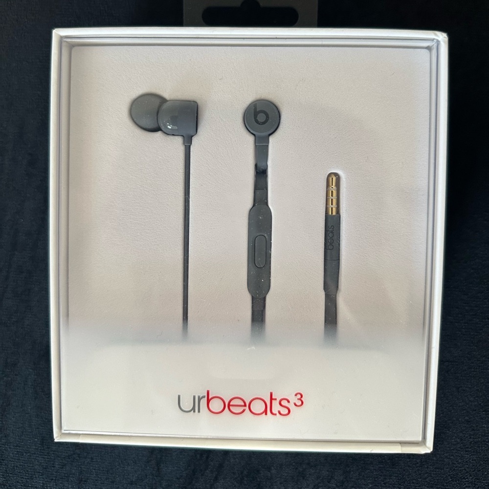 Urbeats3 earbud headphones NWT